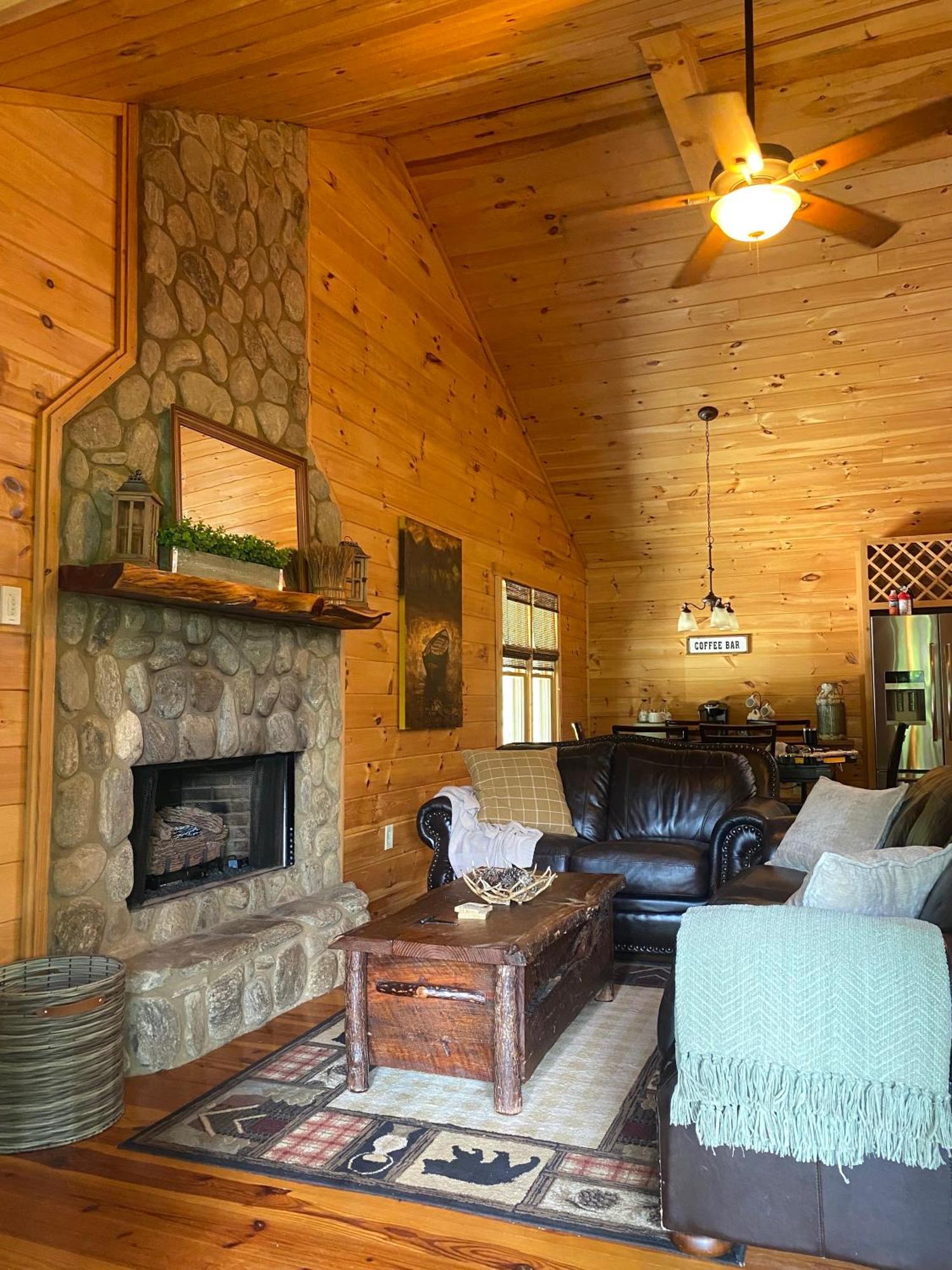 Cherry Log The Cozy Lazy Laurel With Year-Round Mountain Views, Hot Tub, Fire Pitヴィラ エクステリア 写真