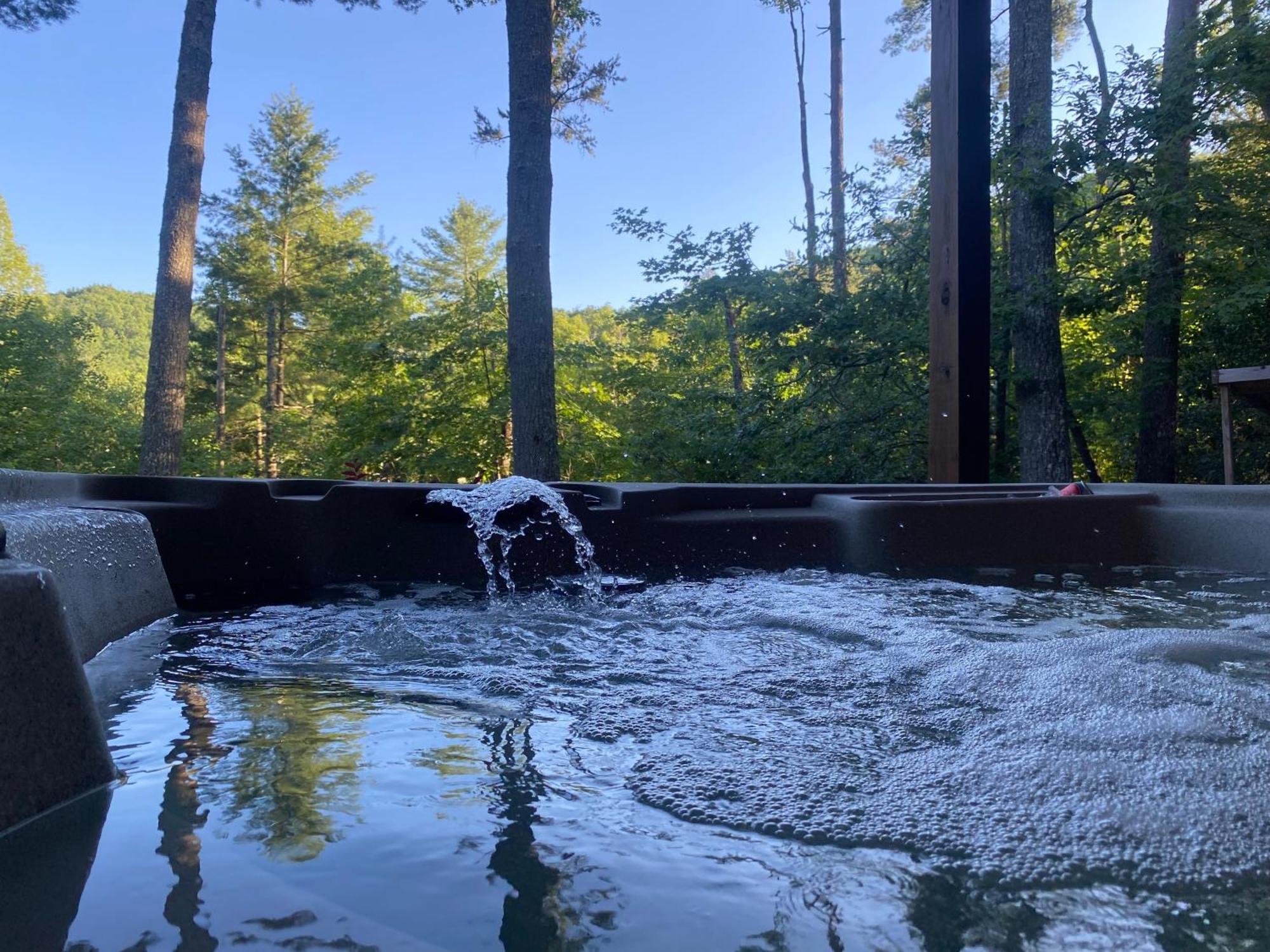 Cherry Log The Cozy Lazy Laurel With Year-Round Mountain Views, Hot Tub, Fire Pitヴィラ エクステリア 写真