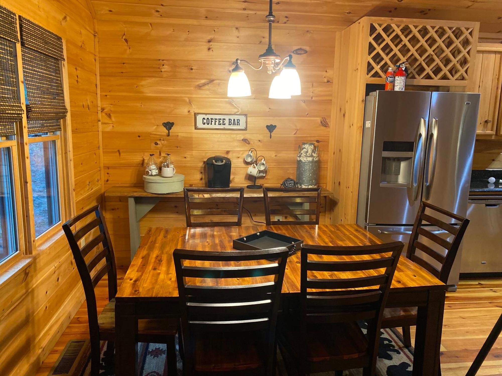 Cherry Log The Cozy Lazy Laurel With Year-Round Mountain Views, Hot Tub, Fire Pitヴィラ エクステリア 写真