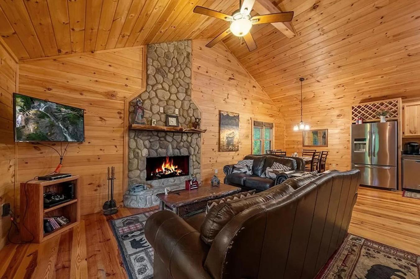 Cherry Log The Cozy Lazy Laurel With Year-Round Mountain Views, Hot Tub, Fire Pitヴィラ エクステリア 写真
