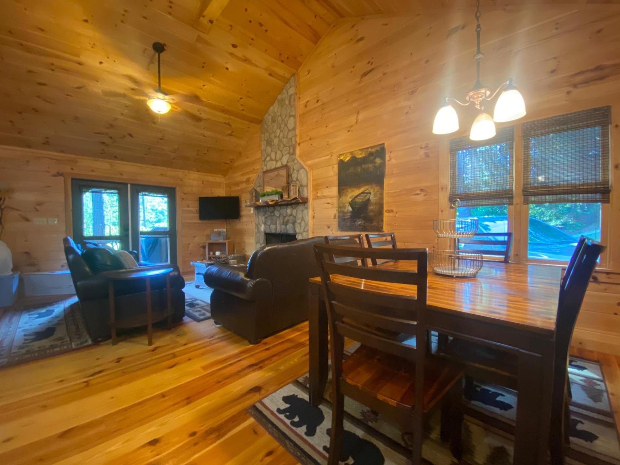 Cherry Log The Cozy Lazy Laurel With Year-Round Mountain Views, Hot Tub, Fire Pitヴィラ エクステリア 写真
