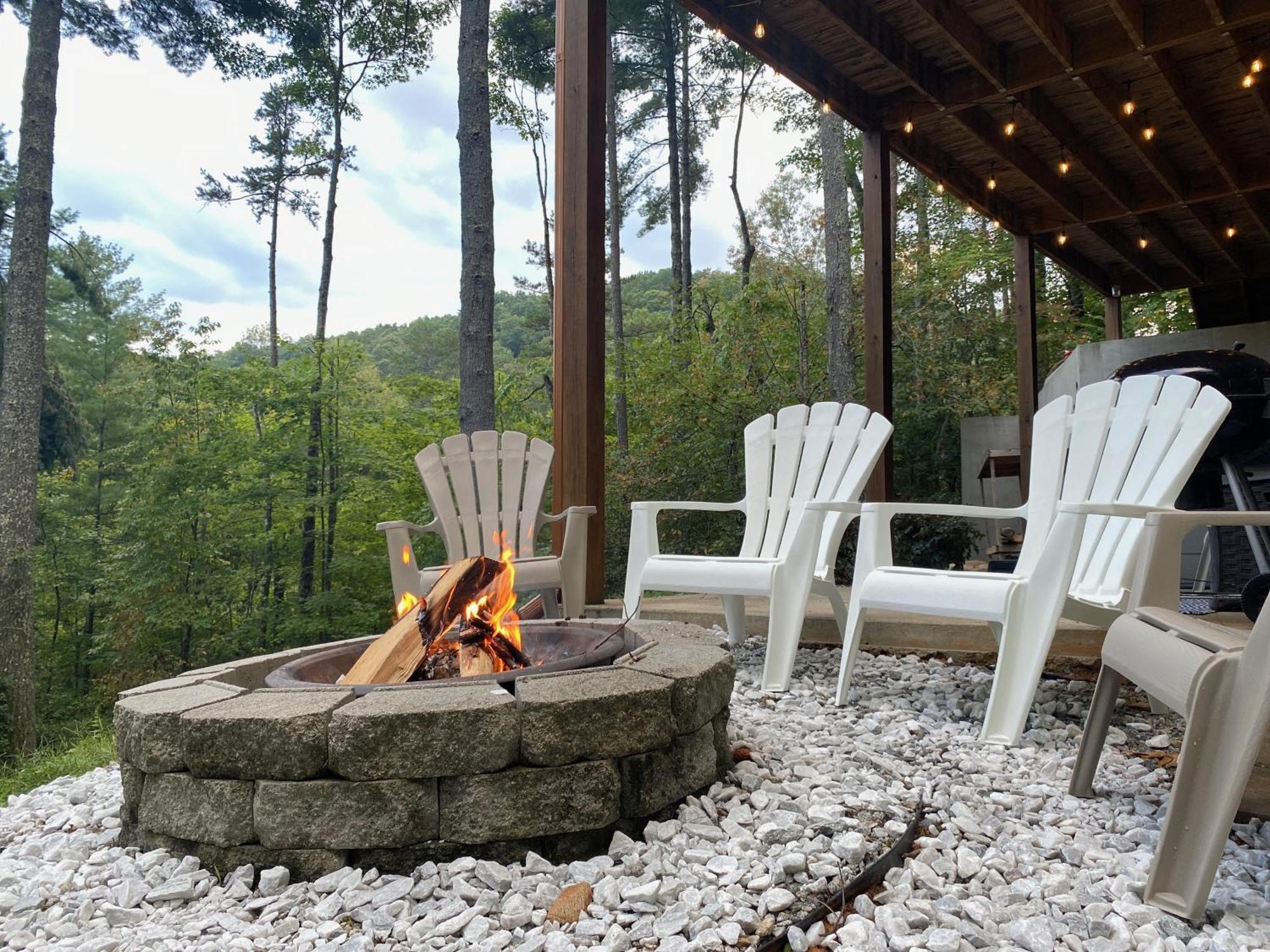 Cherry Log The Cozy Lazy Laurel With Year-Round Mountain Views, Hot Tub, Fire Pitヴィラ エクステリア 写真