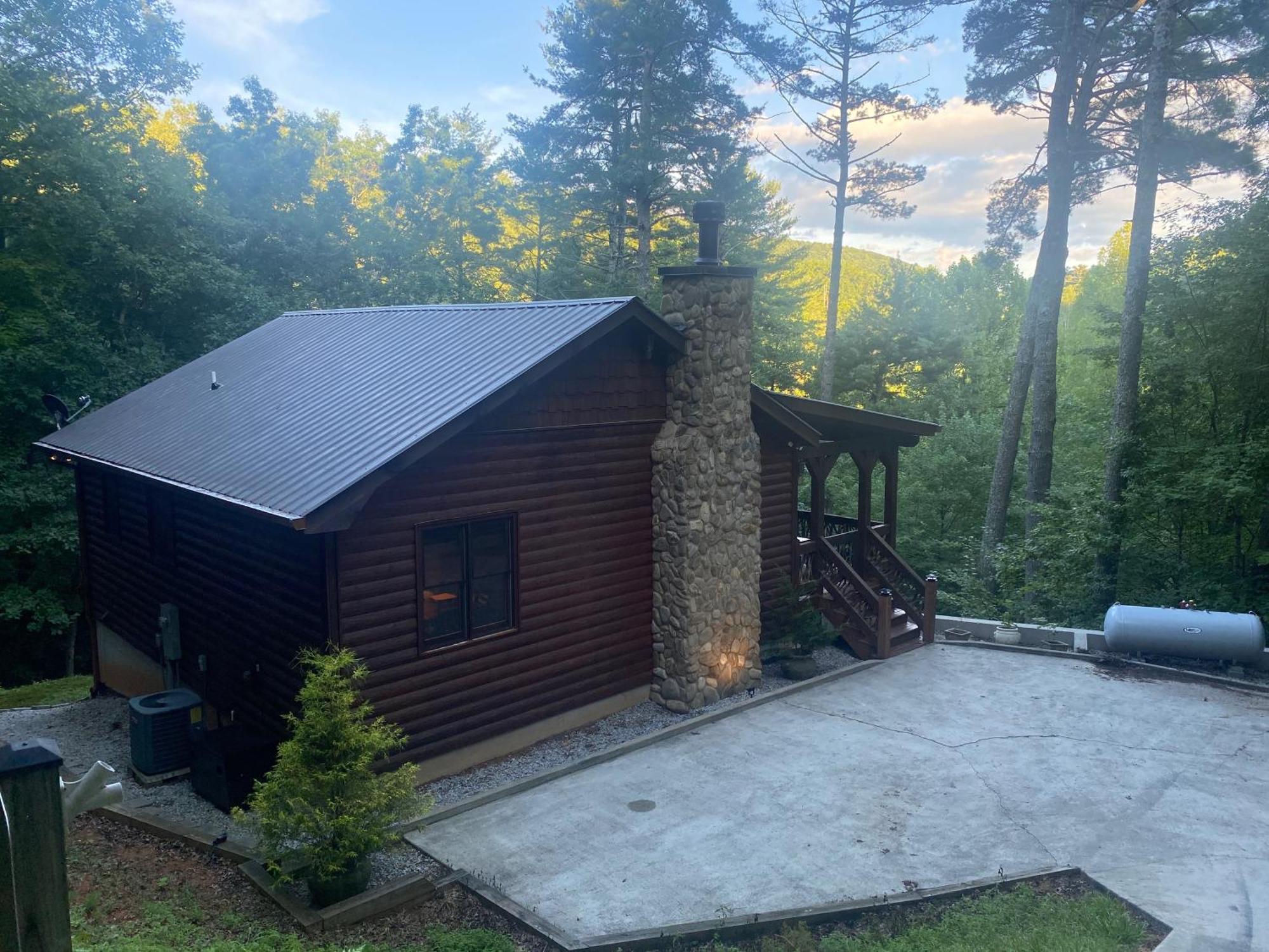Cherry Log The Cozy Lazy Laurel With Year-Round Mountain Views, Hot Tub, Fire Pitヴィラ エクステリア 写真